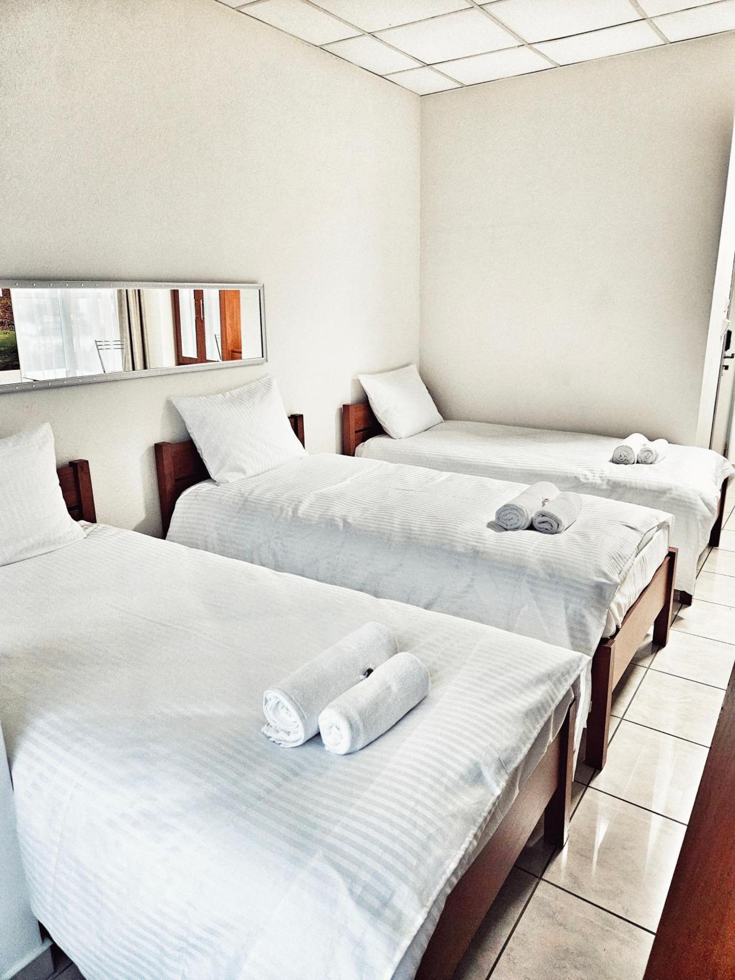 Hotel I Restauracja W Luboniu المظهر الخارجي الصورة