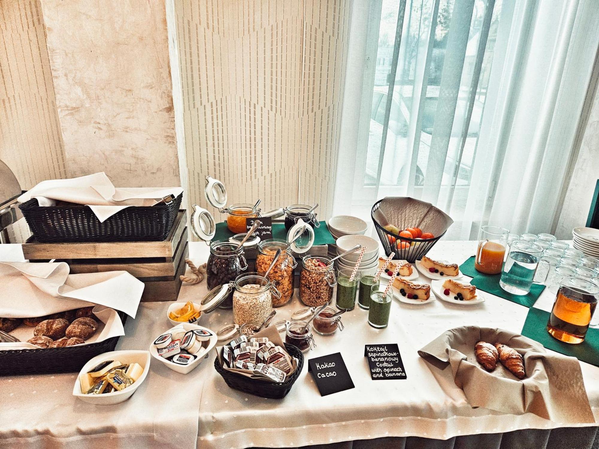 Hotel I Restauracja W Luboniu المظهر الخارجي الصورة