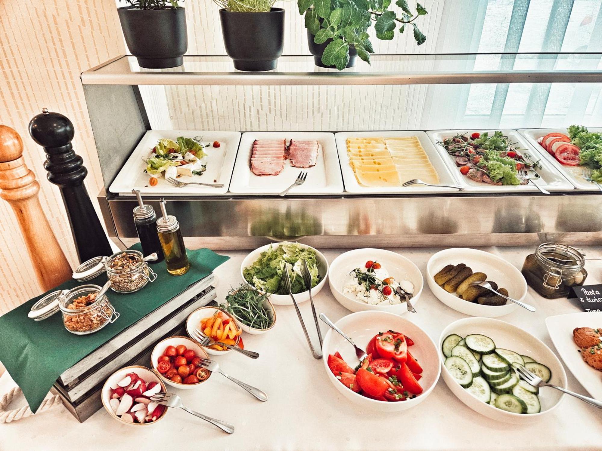 Hotel I Restauracja W Luboniu المظهر الخارجي الصورة